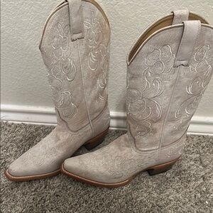 Shyanne Tan Heeled Boots with Embroidered Design